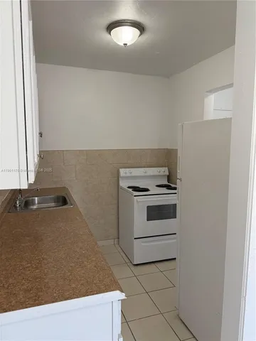 $2,000 | 1001 Northwest 45th Avenue, Unit 111, Miami, FL 33126