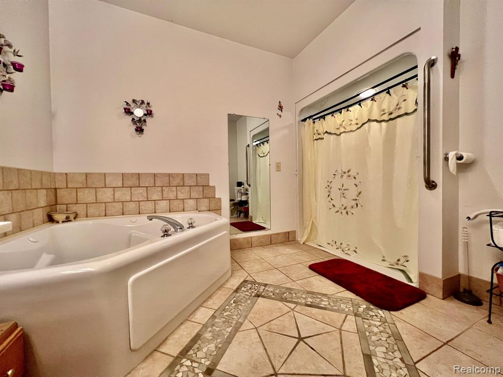 2460 Beach Road Port Huron, MI 48060 - Photo 13 of 18