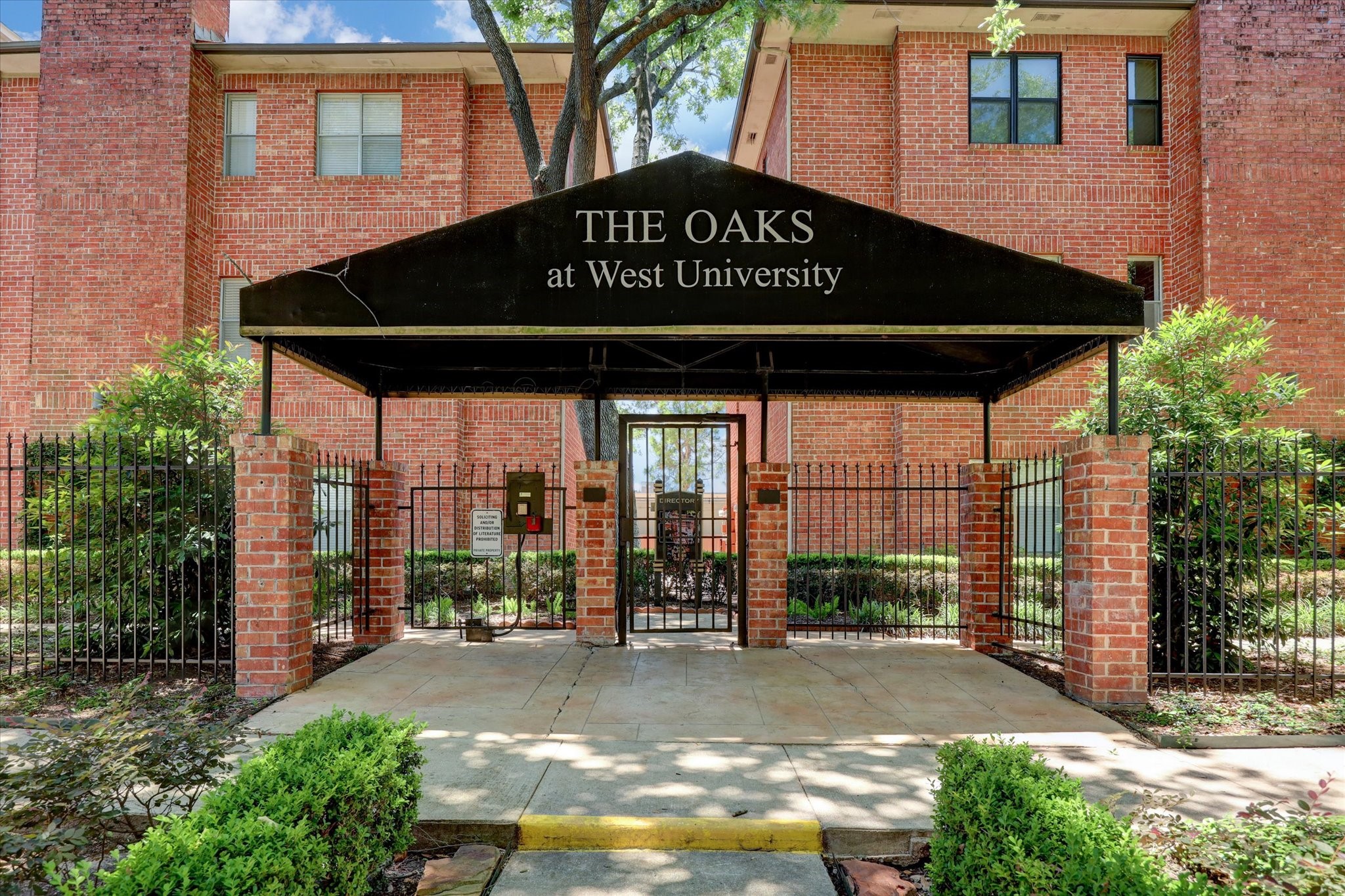 4041 Law Street, Unit 512 Houston, TX 77005 - Photo 1 of 15 Welcome home to 4041 Law Street.