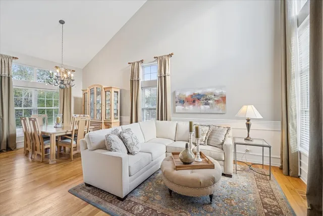 $880,000 | 1354 Branden Court, Bartlett, IL 60103