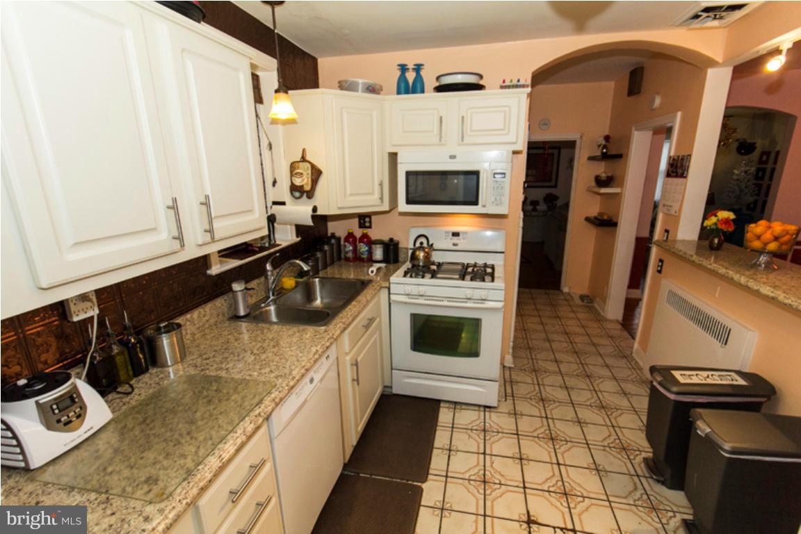 3706 Dennlyn Road Baltimore, MD 21215 - Photo 5 of 17 Kitchen