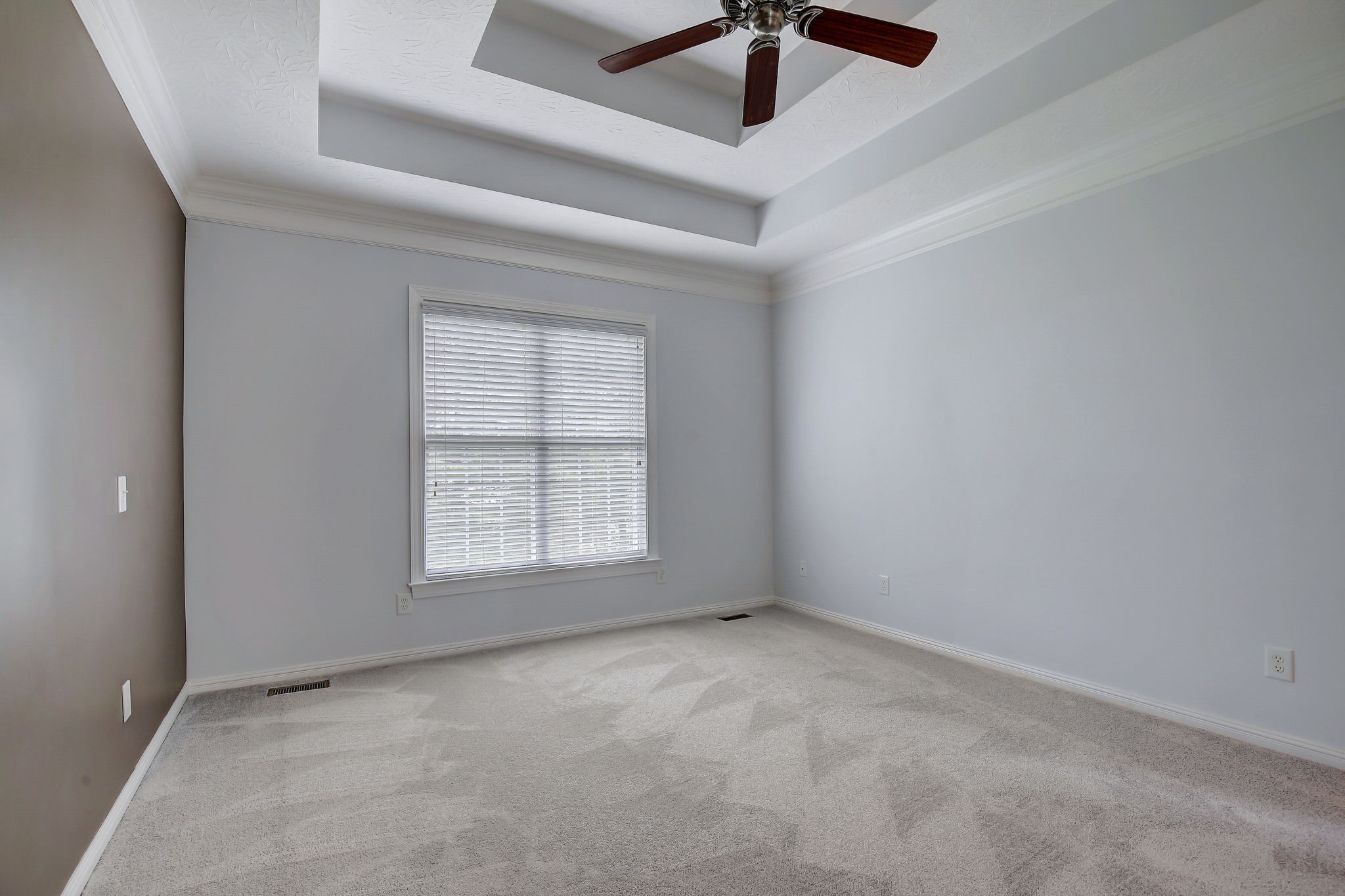 124 Cedar Ridge Lane Hendersonville, TN 37075 - Photo 30 of 66 an empty room with a window and a fan