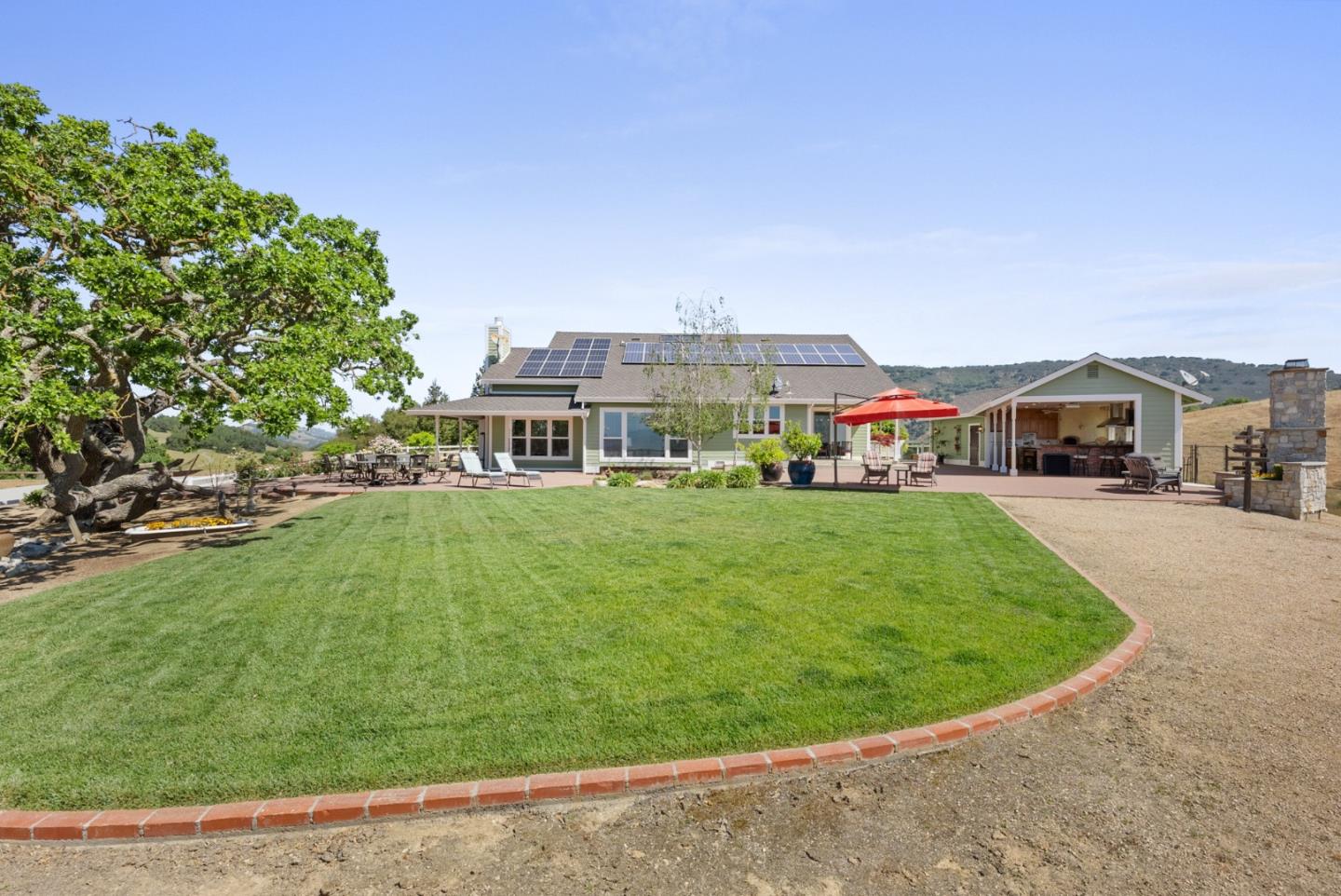 4460 Roop Road Gilroy, CA 95020 - Photo 4 of 68