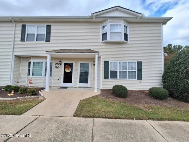 $1,500 | 2345 Vineyard Drive, Unit E10, Winterville, NC 28590