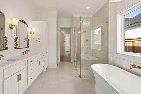 $682,500 | 4221 Cypress Point Drive, Covington, LA 70433