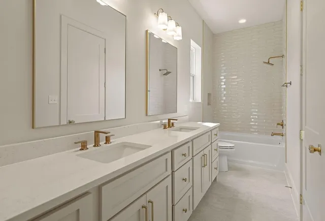 $682,500 | 4221 Cypress Point Drive, Covington, LA 70433