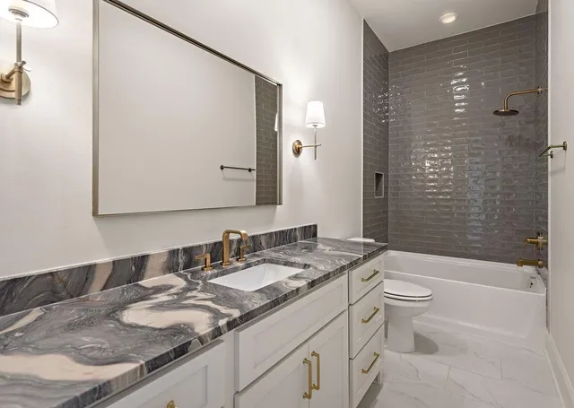 $682,500 | 4221 Cypress Point Drive, Covington, LA 70433