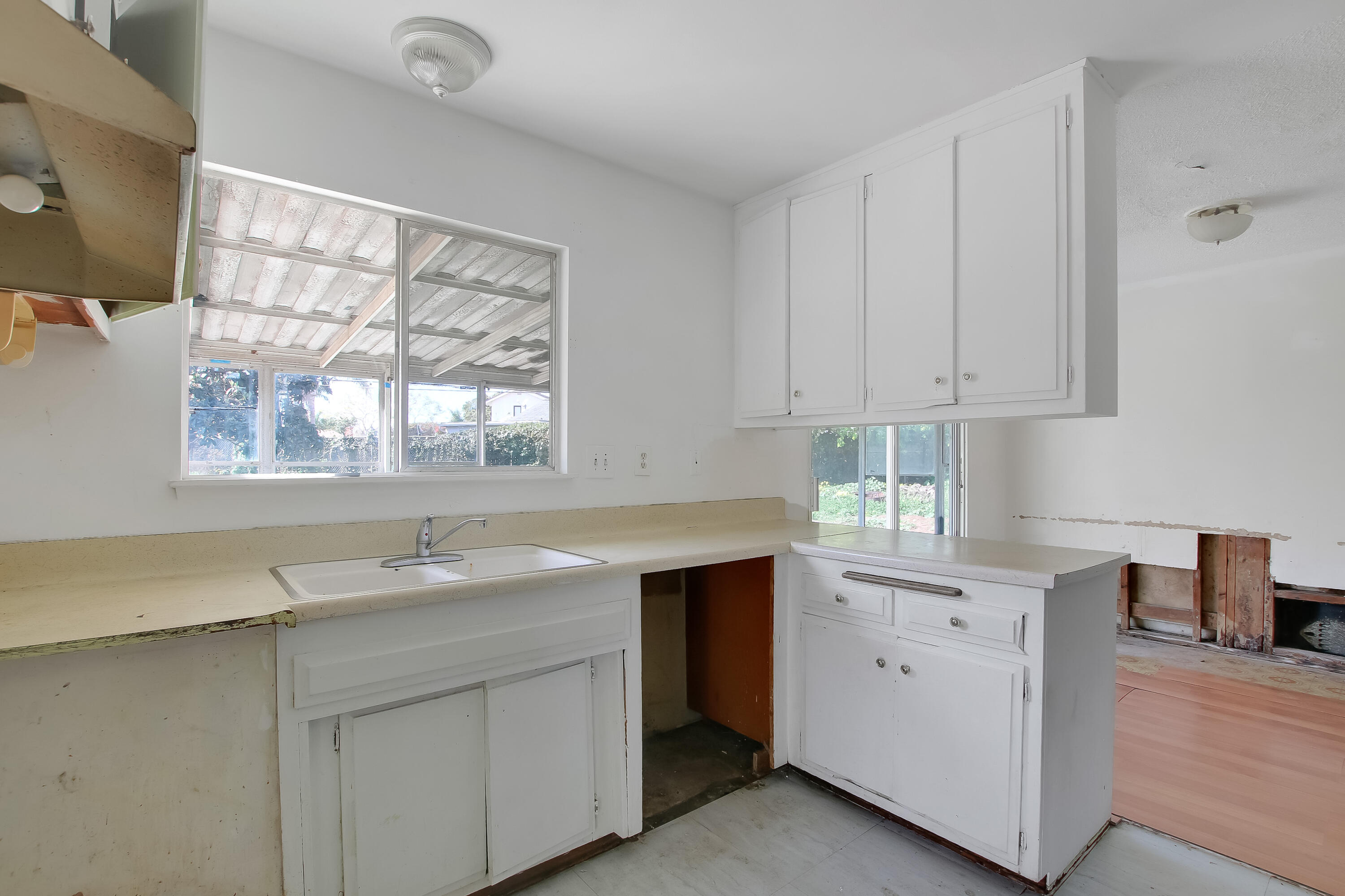 4773 Sterling Way Carpinteria, CA 93013 - Photo 6 of 16 016