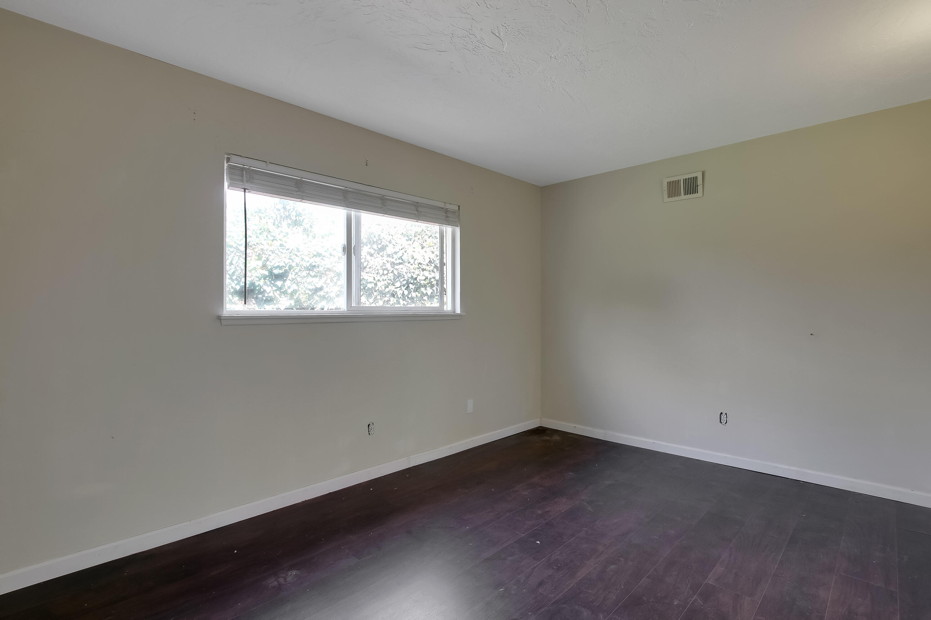 4773 Sterling Way Carpinteria, CA 93013 - Photo 7 of 16 020