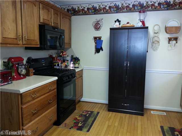 229 Towe Road Pilot Mountain, NC 27041 - Photo 12 of 18 Kitchen.