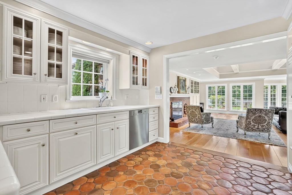 212 Springfield Street Wilbraham, MA 01095 - Photo 7 of 42