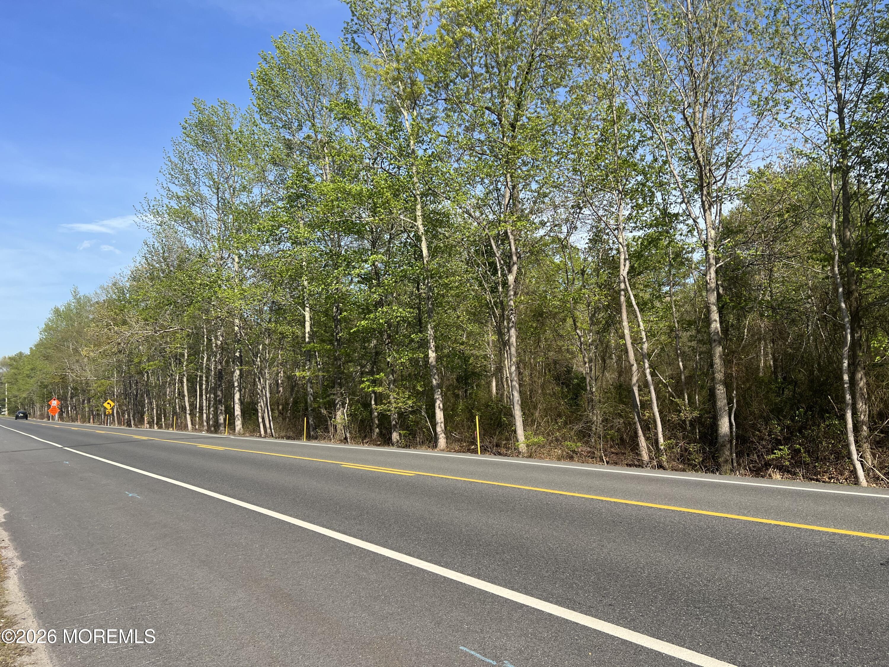 36 Freehold Road Jackson, NJ 08527 - Photo 2 of 10 IMG_8543 (1)
