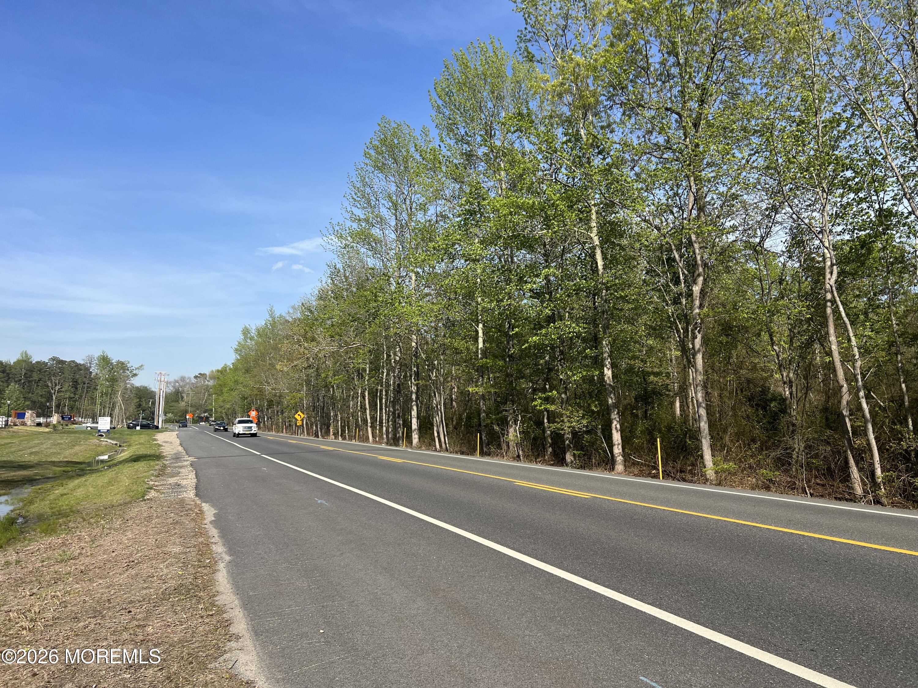 36 Freehold Road Jackson, NJ 08527 - Photo 4 of 10 IMG_8541