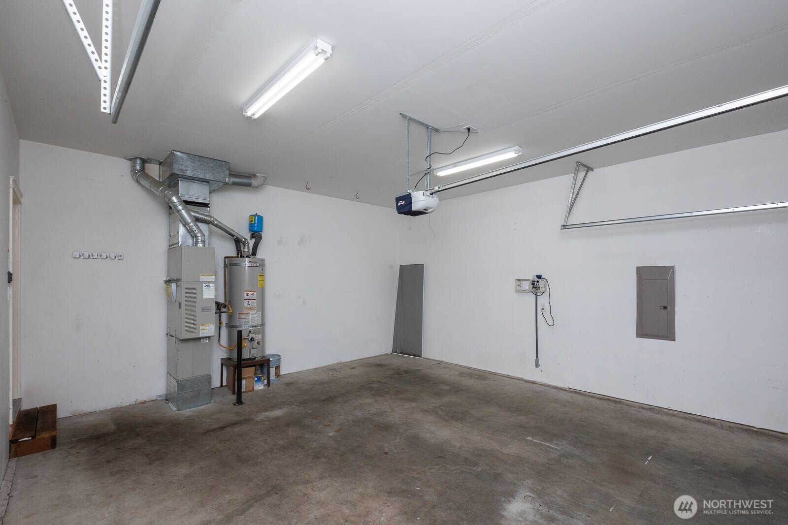 5002 70th Way Southeast Lacey, WA 98513 - Photo 35 of 40 a view of a room with gym equipment