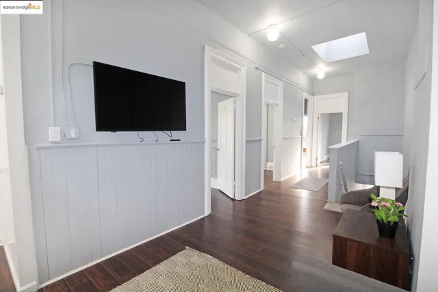 $1,250,000 | 1502 8th Street, Oakland, CA 94607