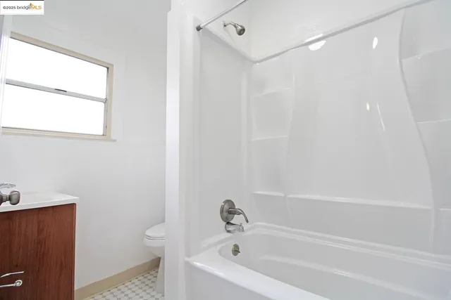 $1,250,000 | 1502 8th Street, Oakland, CA 94607