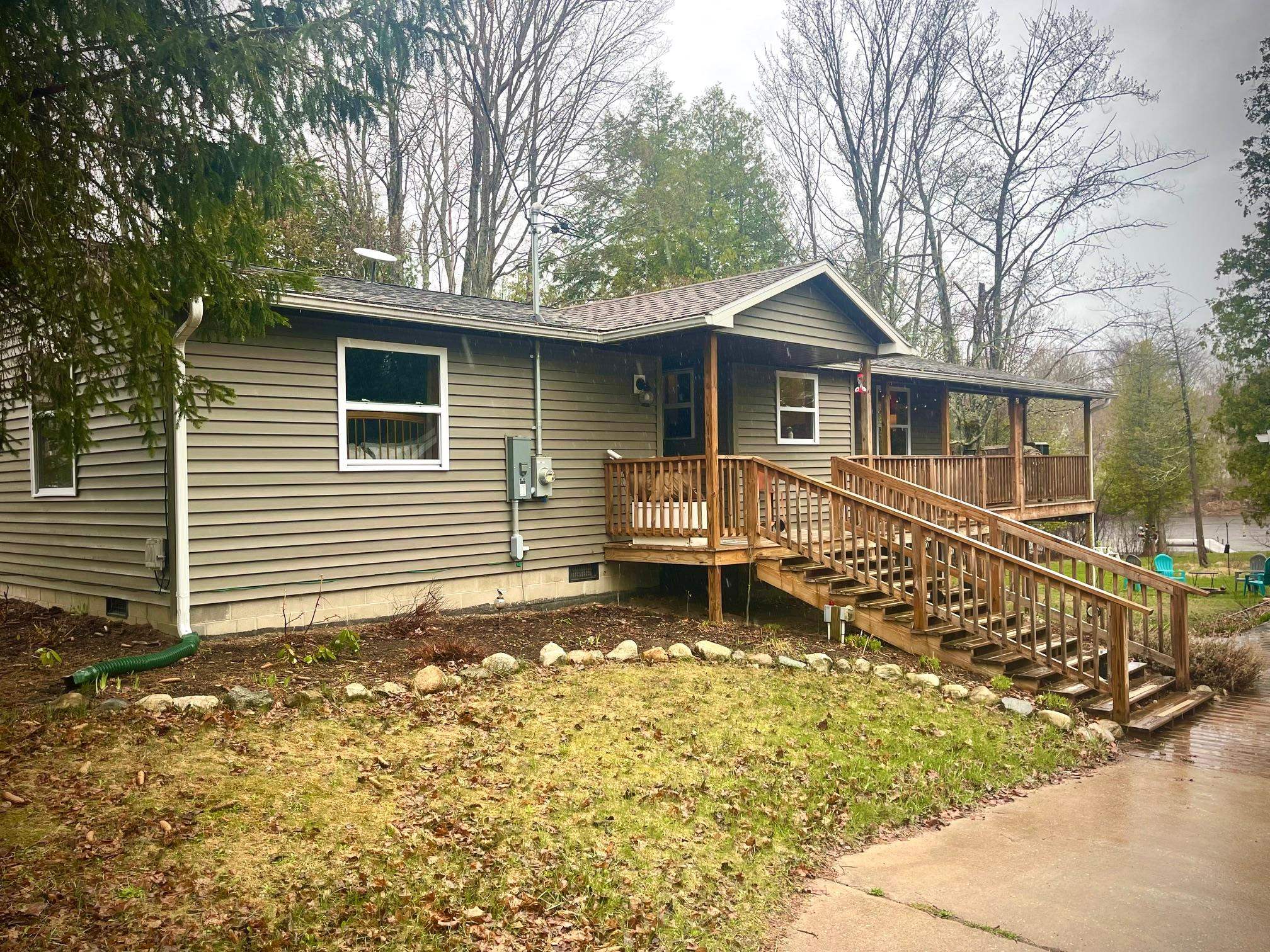 2589 Rushton Road Central Lake, MI 49622 - Photo 3 of 77 1933190-095d65c8-35bb-43b4-b6e0-bfc3f6a9661f.JPG