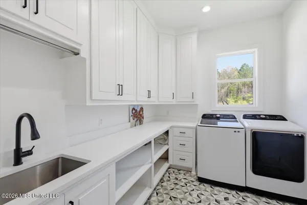 $721,900 | 9343 Highway 25, Lena, MS 39094