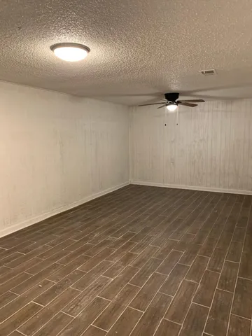 $1,450 | 710 12th Street, Shallowater, TX 79363