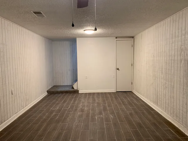 $1,450 | 710 12th Street, Shallowater, TX 79363