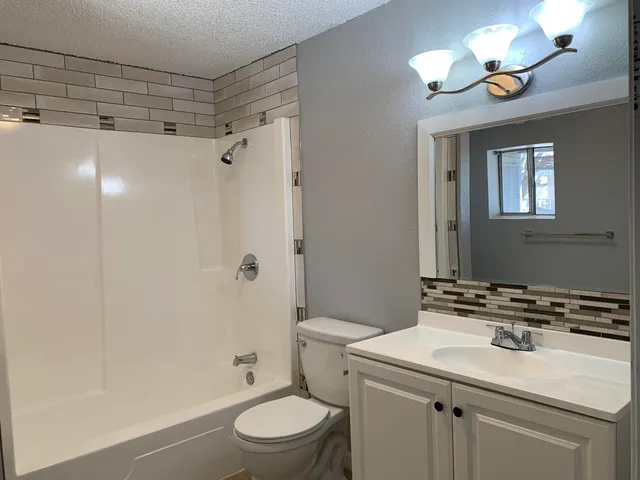 $1,450 | 710 12th Street, Shallowater, TX 79363