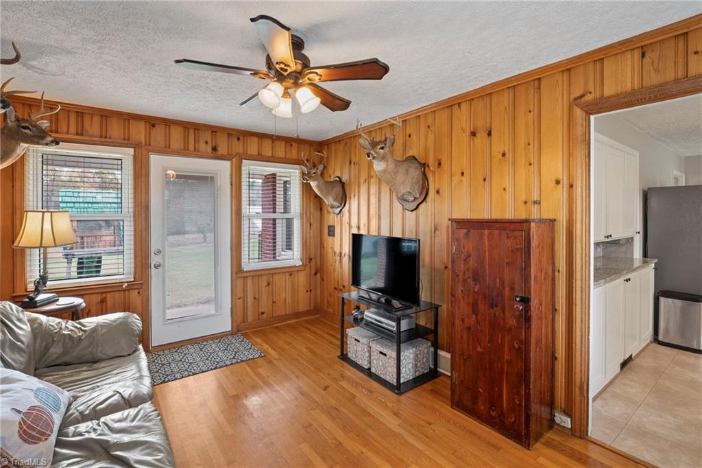 340 Payne Road Lexington, NC 27295 - Photo 29 of 35 Sitting Area/Flex