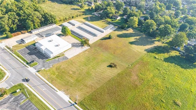 $399,000 | 7 North N Highway, Pleasant Hill, MO 64080