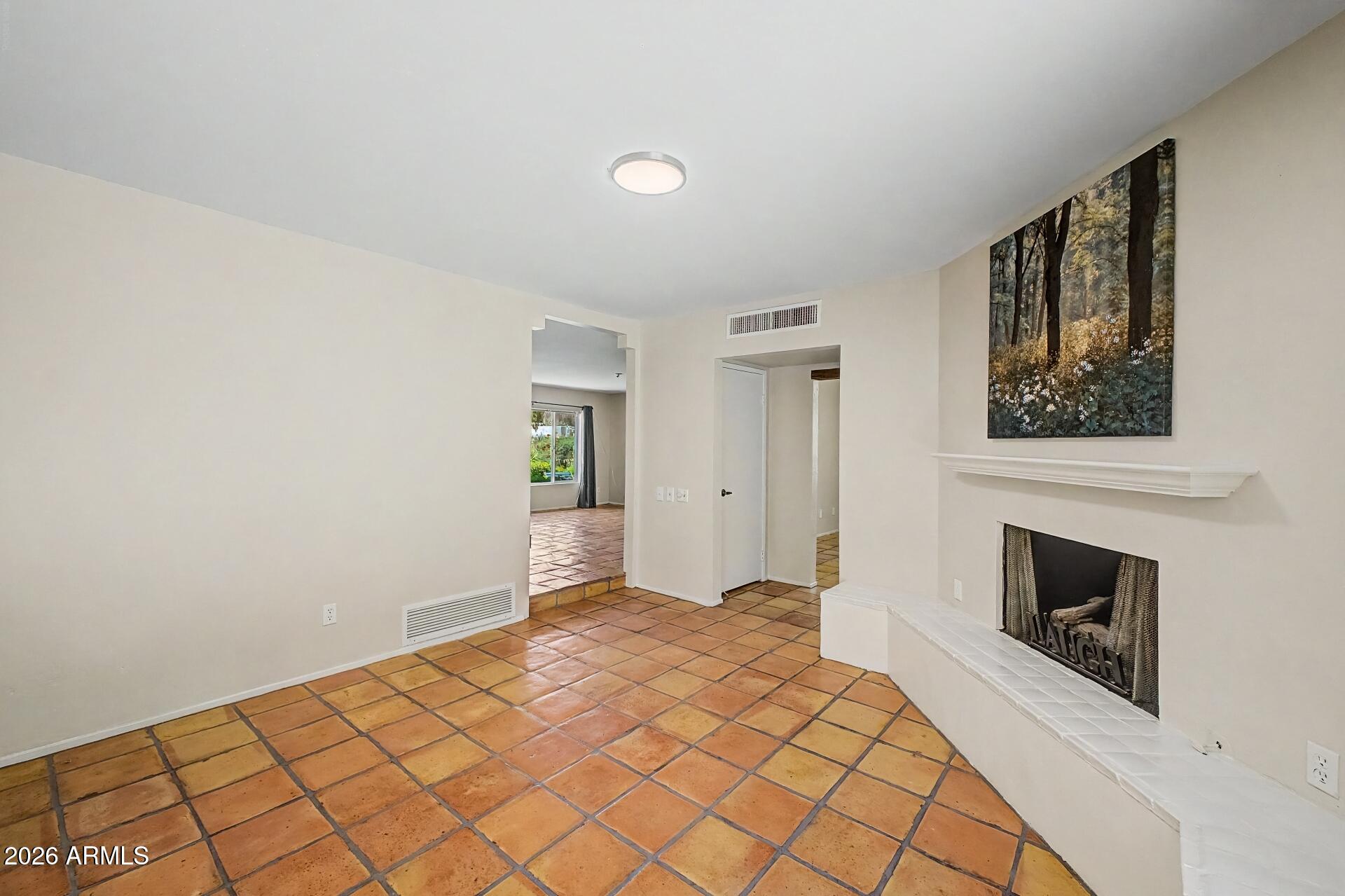 5619 South Crows Nest Road Tempe, AZ 85283 - Photo 6 of 48
