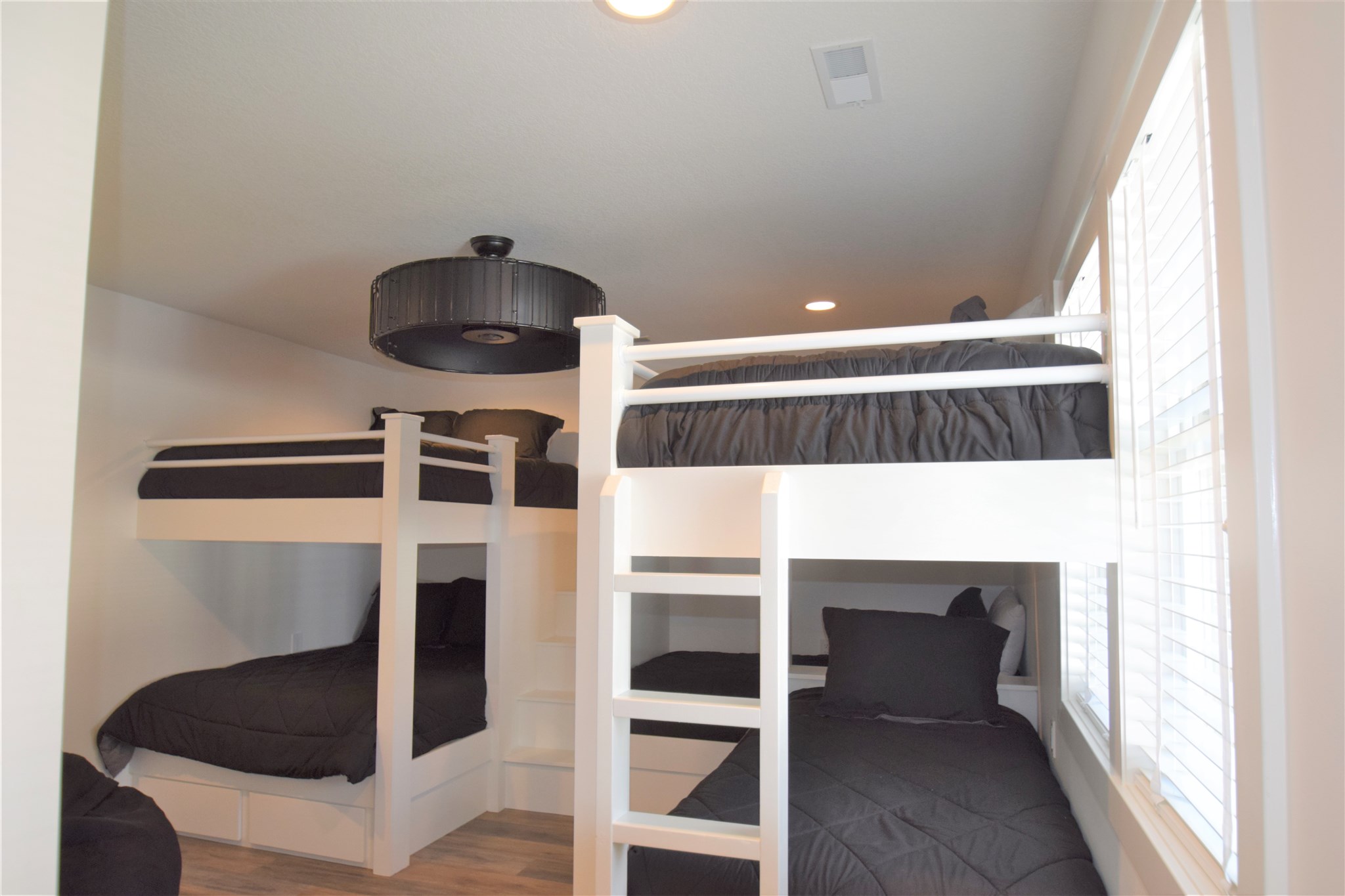 9078 East Hatchery Road Syracuse, IN 46567 - Photo 21 of 34 Gallery Image 21
