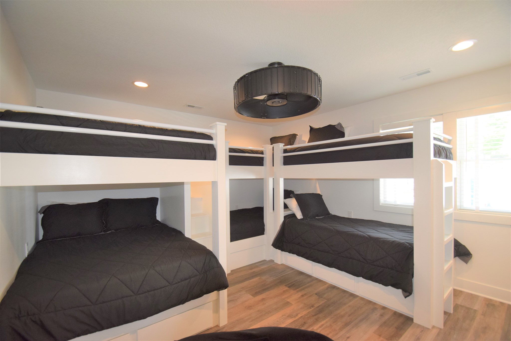 9078 East Hatchery Road Syracuse, IN 46567 - Photo 23 of 34 Gallery Image 23
