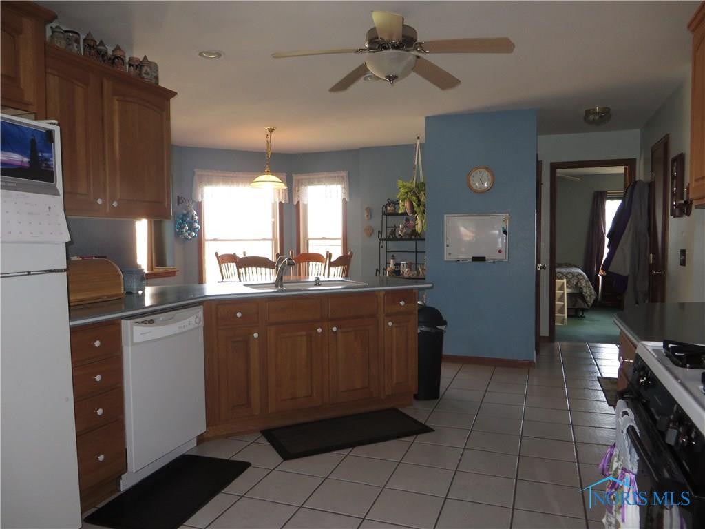 4204 Brown Road Oregon, OH 43616 - Photo 4 of 20 Gallery Image 4