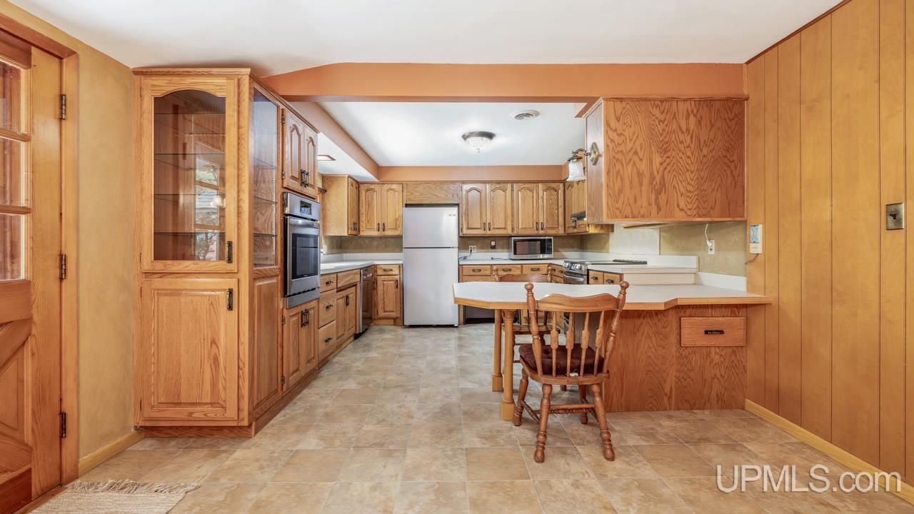 3826 L 15 Escanaba, MI 49829 - Photo 4 of 32