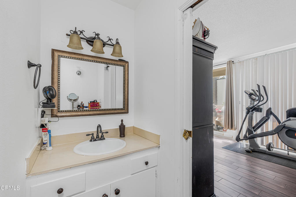 1331 Edgewood Way Oxnard, CA 93030 - Photo 31 of 40 35-DSC04781