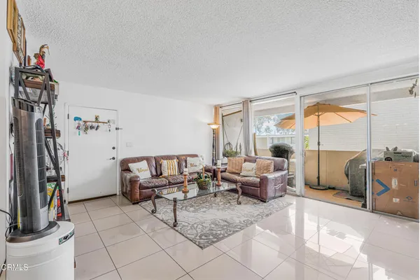 $450,000 | 1331 Edgewood Way, Oxnard, CA 93030