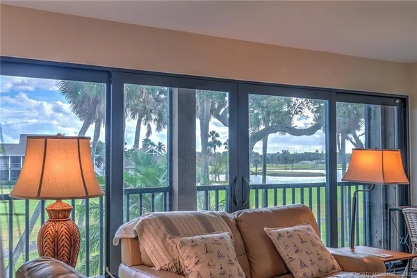 $8,000 | 271 Northeast Edgewater Drive, Unit 271, Jensen Beach, FL 34957