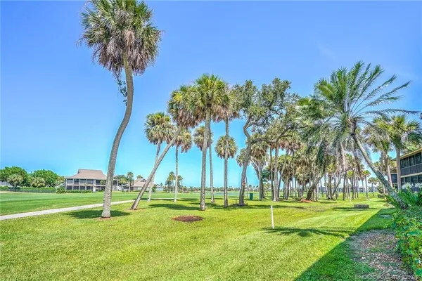 $8,000 | 271 Northeast Edgewater Drive, Unit 271, Jensen Beach, FL 34957
