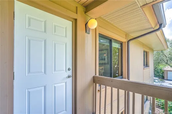 $8,000 | 271 Northeast Edgewater Drive, Unit 271, Jensen Beach, FL 34957