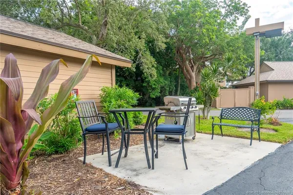 $8,000 | 271 Northeast Edgewater Drive, Unit 271, Jensen Beach, FL 34957