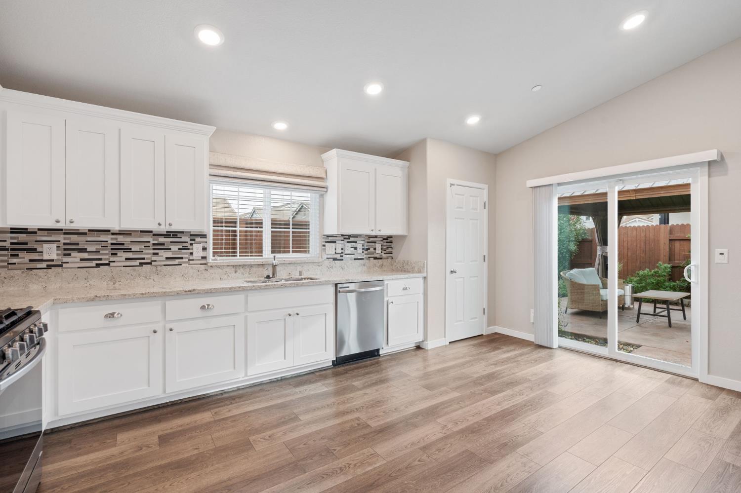 5145 Chelsea Creek Road Roseville, CA 95747 - Photo 6 of 28