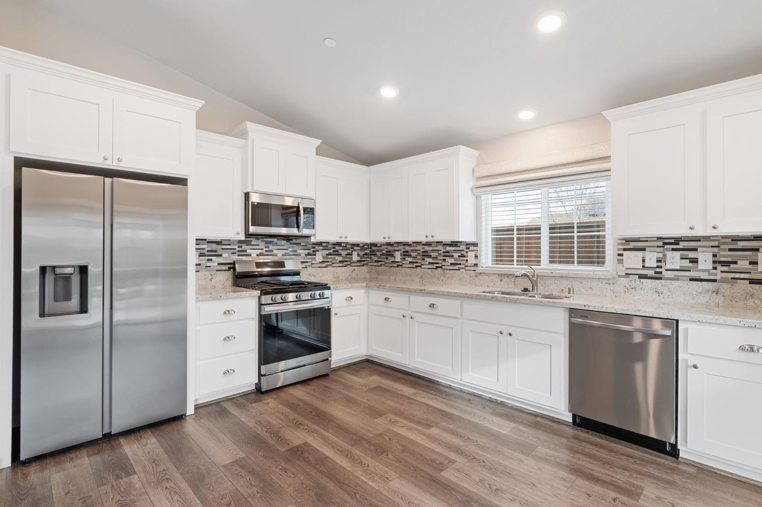 5145 Chelsea Creek Road Roseville, CA 95747 - Photo 8 of 28