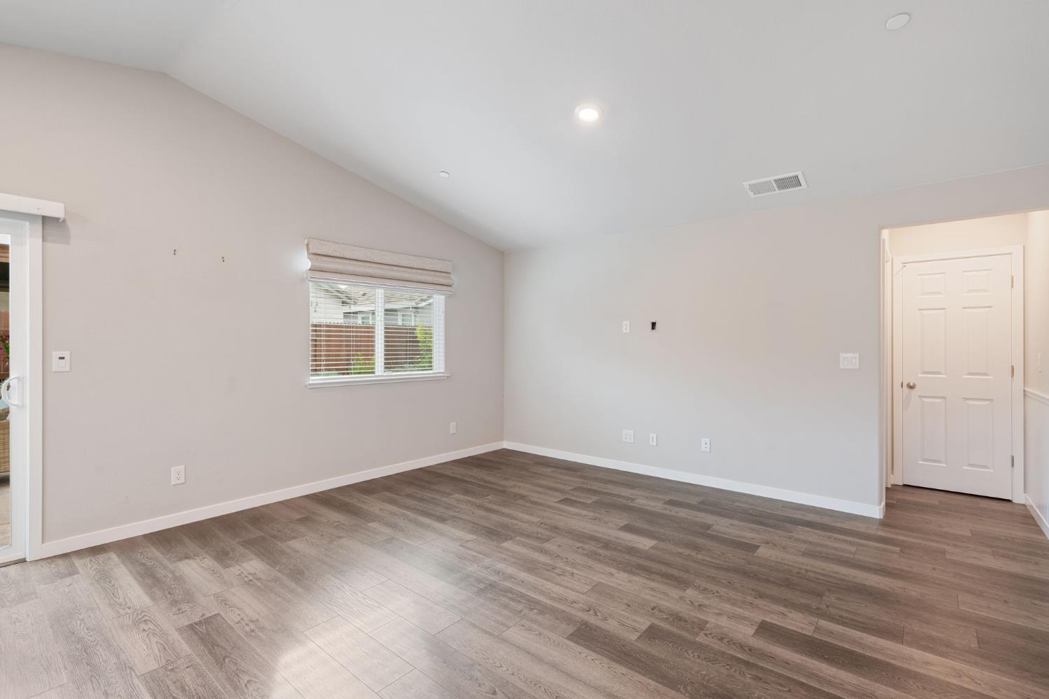 5145 Chelsea Creek Road Roseville, CA 95747 - Photo 10 of 28