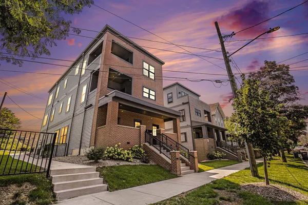 $479,000 | 826 Fairview Avenue Northeast, Unit 4, Grand Rapids, MI 49503