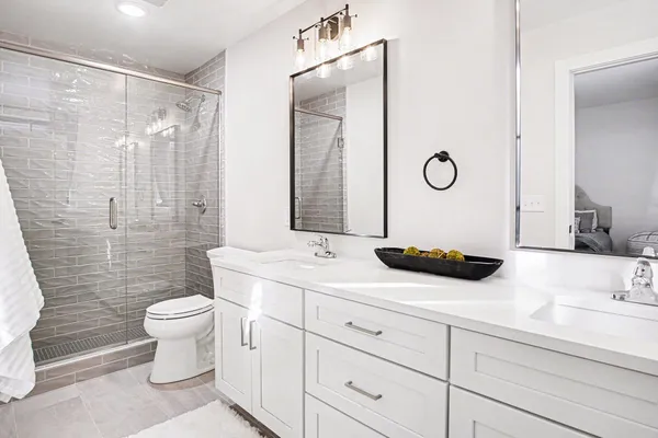 $479,000 | 826 Fairview Avenue Northeast, Unit 4, Grand Rapids, MI 49503