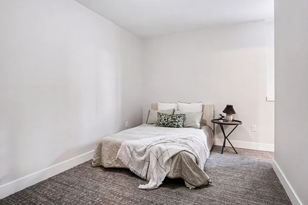 $479,000 | 826 Fairview Avenue Northeast, Unit 4, Grand Rapids, MI 49503