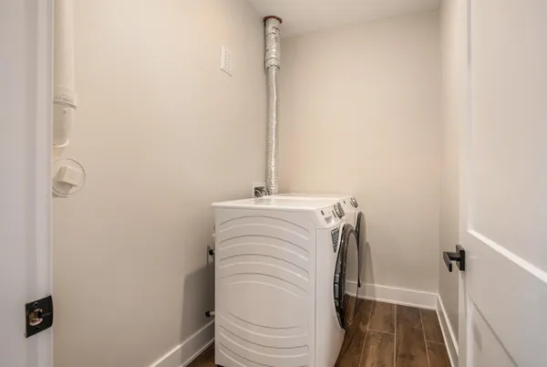 $479,000 | 826 Fairview Avenue Northeast, Unit 4, Grand Rapids, MI 49503