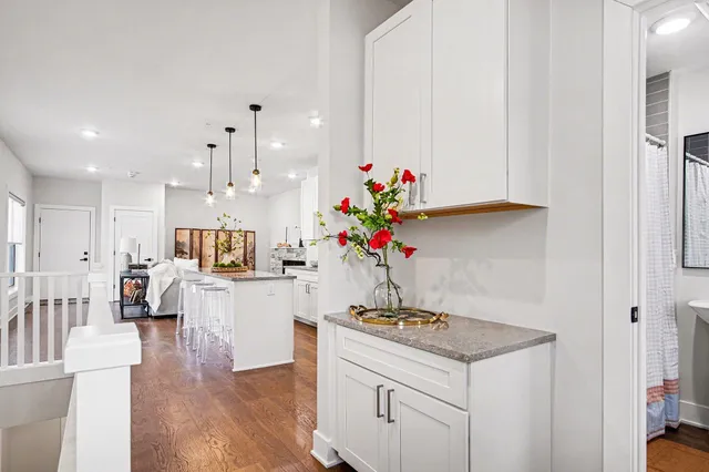 $479,000 | 826 Fairview Avenue Northeast, Unit 4, Grand Rapids, MI 49503