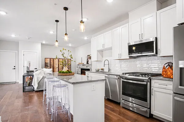 $479,000 | 826 Fairview Avenue Northeast, Unit 4, Grand Rapids, MI 49503