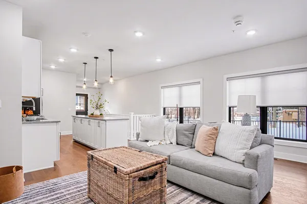 $479,000 | 826 Fairview Avenue Northeast, Unit 4, Grand Rapids, MI 49503