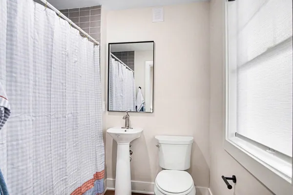 $479,000 | 826 Fairview Avenue Northeast, Unit 4, Grand Rapids, MI 49503