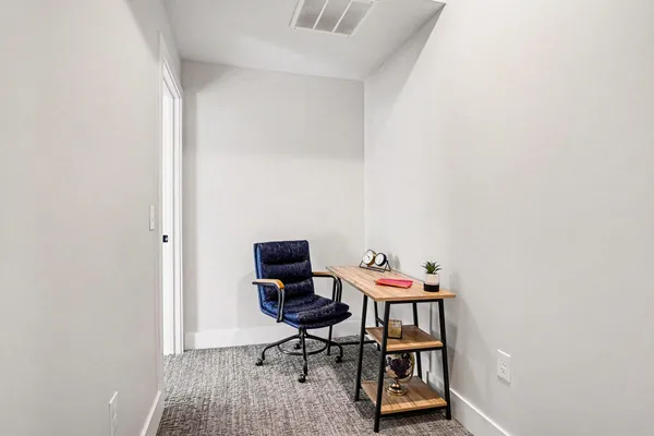$479,000 | 826 Fairview Avenue Northeast, Unit 4, Grand Rapids, MI 49503